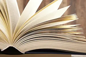 Education Background Drucke: Composition with hardcover book in the library