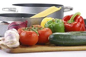 Deserted Kitchen Scene Drucke: Composition with raw vegetables and spaghetti