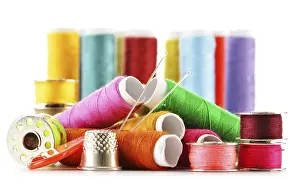 Bright White Background Photo Drucke: Composition with tailor needles and threads over white background