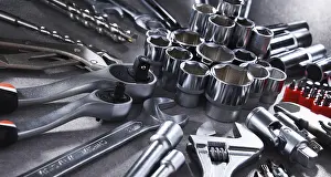 Handicraft Studio Setup Drucke: Composition with a variety of metal tools