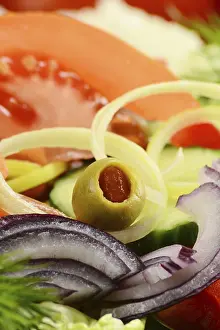 Balanced Diet Concept Image Drucke: Composition with vegetable salad with olives