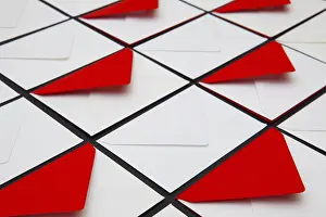 Holiday Table Setting Drucke: Composition with white and red envelopes on the table