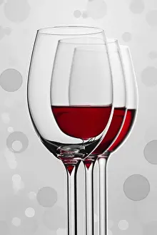 Wine Glass Composition Drucke: A composition of three wine glasses isolated