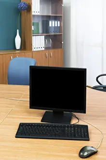 Contemporary Workplace Design Drucke: Computer on a desk in a modern office