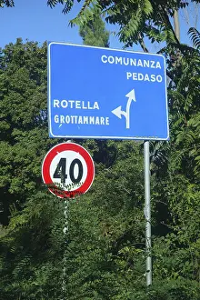 Deserted Signpost Drucke: Comunanza information board