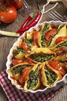 Parmesan Cheese Plate Drucke: Conchiglioni