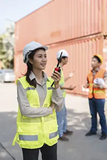 London Architecture Photos Drucke: A confident female construction supervisor