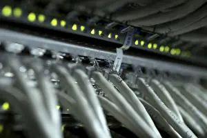 Data Transmission Technology Drucke: Connections of Internet cables with servers