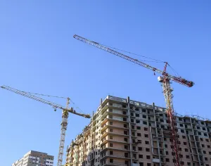 Blue Sky Construction Site Drucke: Construction of a new house