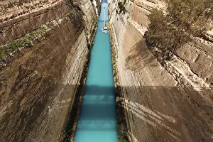 Baubetrieb im Korinthischen Kanal.