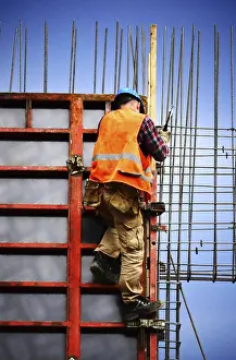Building Construction Site Drucke: Construction worker at work