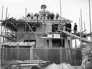 Topping Out Ceremony Drucke: Construction workers, topping-out ceremony