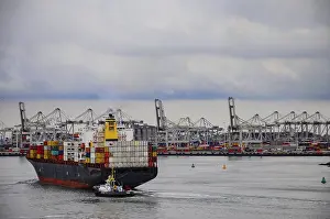 Freight Transport Vessel Drucke: Container ship in the harbour of Rotterdam