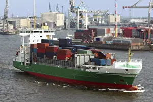 Container Ship Drucke: Containership in a harbour, dockside