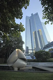 Modern Art In Germany Drucke: Continuity sculpture by Max Bill 1986