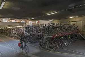 Drucke von Ein ehemaliges Unterführung wird zu einem Fahrradparkhaus umgebaut Munster Drucke: Umbau eines ehemaligen Unterführung in ein Fahrradparkhaus