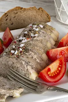 Simple Food Photography Drucke: Cooked sausage spread