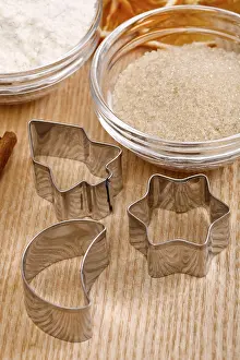 Christmas Cookie Cutters Drucke: Cookie cutters with baking ingredients