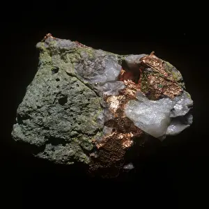 Uninhabited Rocky Terrain Drucke: Copper in rock