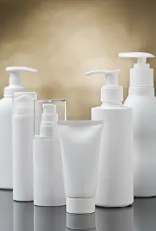 Personal Hygiene Goods Drucke: Copyspace cosmetical composition