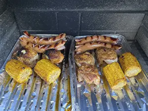 Grilled Food Drucke: Corn on the corn cob, chicken fillet