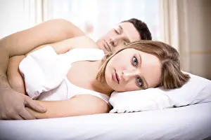 Couple In Bed Drucke: A couple in bed