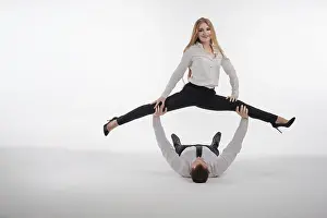 Couple Fitness Drucke: A couple showcases their skill