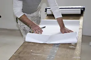 One Person Construction Team Drucke: Craftsman (painter) for wallpapering work