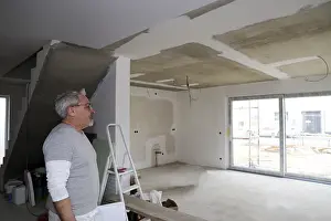 Construction Site Worker Drucke: Craftsman (painter) for wallpapering work