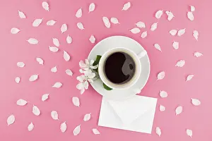 Coffee Cup Flat Lay Drucke: Creative flat lay concept top view of coffee cup