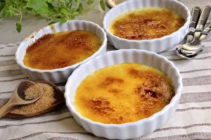No People Eating Scene Drucke: Creme Brulee