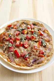 Italian Meal Drucke: Crispy vegetarian pizza on dining table