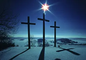 Central Europe Religious Sites Drucke: Three crosses in winter, the sun