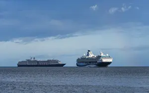 Northern Europe Cruises Drucke: Cruise Ferrys in Torquay, Devon