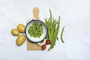 Crushed Beans Drucke: Crushed beans in shell, bush beans