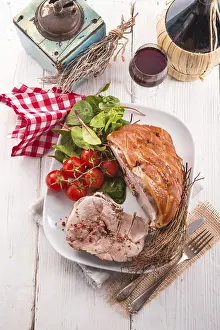Baked Goods Images Drucke: Crust Roast with salad