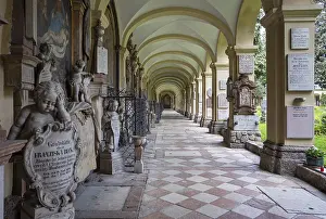 Pillar Halls And Corridors Drucke: Crypt arcades, grave counters in the arcade of St