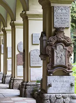 Round Arch Buildings Europe Drucke: Crypt arcades, grave counters in the arcade of St
