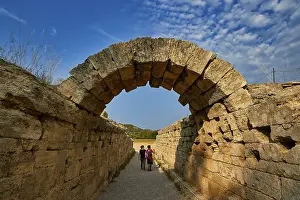 Archaeological Site Peloponnese Drucke: Crypt, vaulted corridor to the stadium