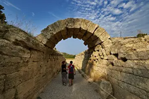 Ancient Olympia Greece Drucke: Crypt, vaulted passage to the stadium