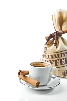 Espresso Cup Drucke: Cup and bag of coffee