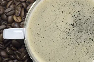 Empty Tableware Photo Drucke: Cup of Coffee with Coffee Beans