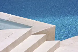 Leisure Time Activities Drucke: Custom luxury pool and steps abstract