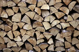 Wood Pile Storage Drucke: Cut firewood stack logs as pattern background