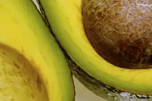 Open Air Studio Shots Drucke: Cut open avocado