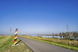 Nature Reserves In Germany Drucke: Cycle path along the West Oder