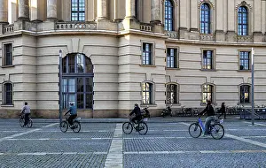 Berlin Mitte Drucke: Cyclists on Friedrich-Ebert-Platz in Berlin Mitte
