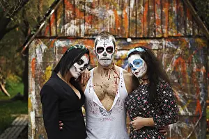 Gothic Style Art Drucke: Three daemons in front of old painted barn