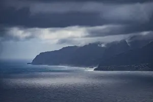Portugal Coastline Drucke: Damatic clouds over the sea, cliffs