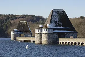 North Rhine Westphalia Europe Drucke: Dammed Mohnesee in front of a dam